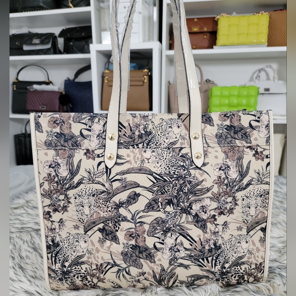 NWT Fiorelli Cape Printed Canvas Tote